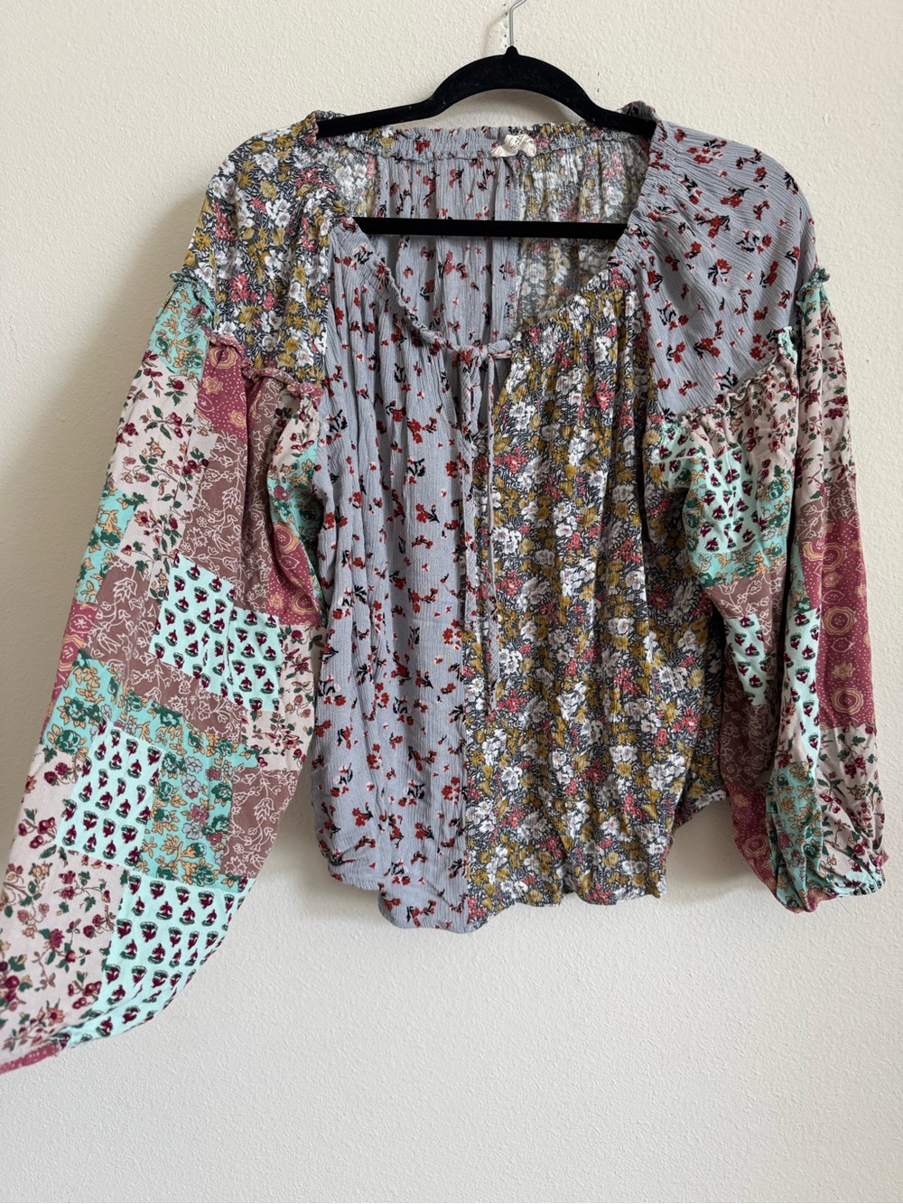 Easel Los Angeles Boho Patchwork Floral Peasant Rayon Blouse M